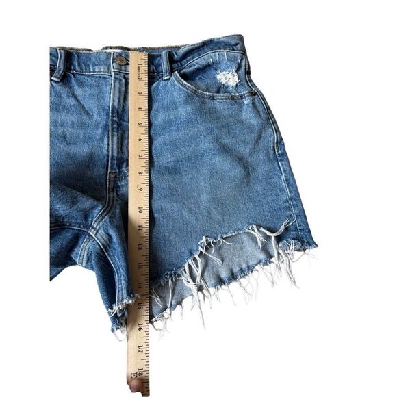 Abercrombie & Fitch The 4” Mom High Rise Jean Shorts size 31 Blue - Picture 6 of 8